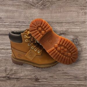Timberland Brown Leather Boots with Gold Eyelets